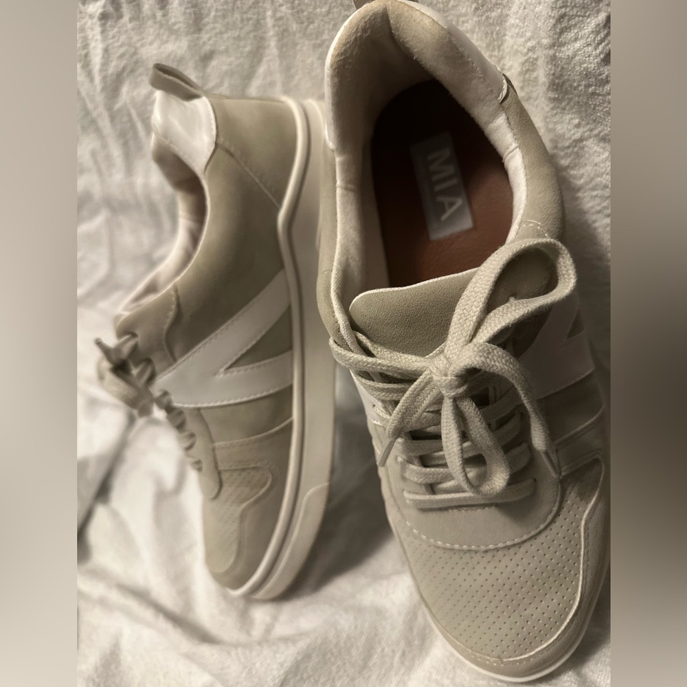 MIA sneakers